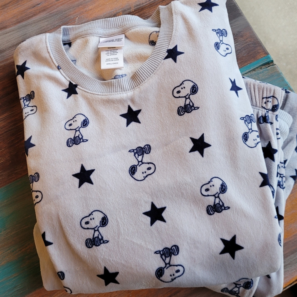 Peanuts Snoopy Star Pajama Set - Gray and Black